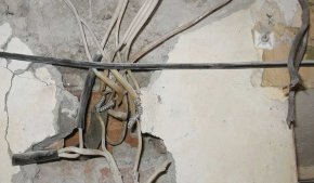 Демонтаж открытой проводки